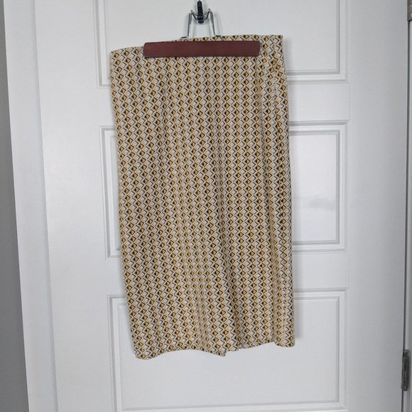 Zara Midi Pencil Skirt with Yellow Print - Picture 3 of 7